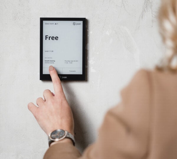 joan 6 pro on the wall